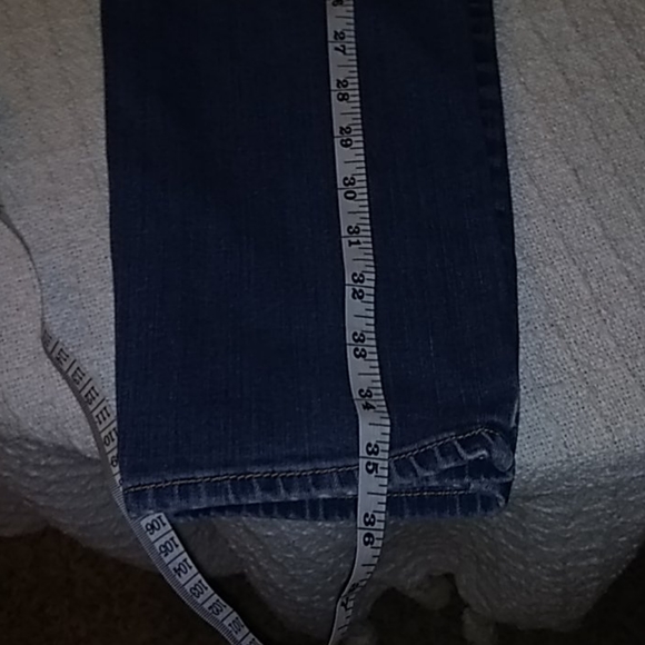 American Eagle Outfitters super stretch jeans. - Picture 8 of 9